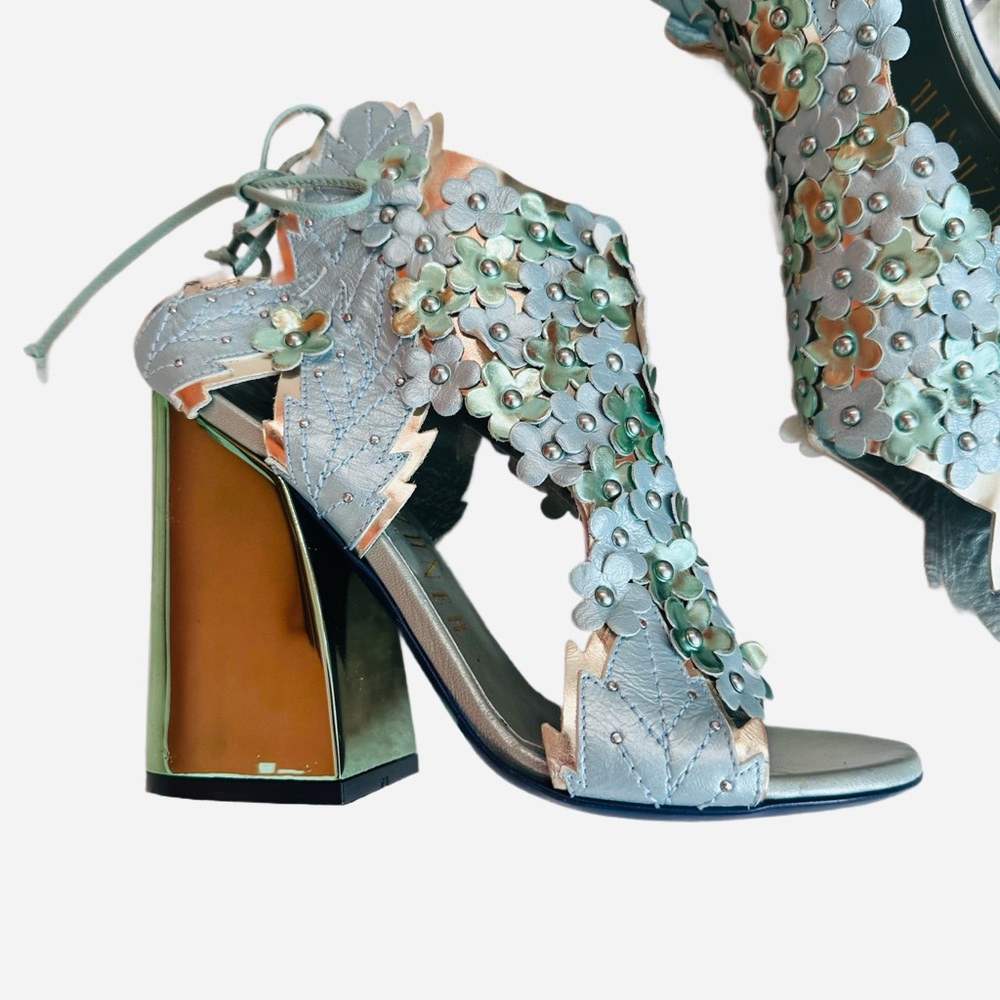 IVY KIRZHNER ~ IK Jardin pearlized floral iridescent holographic heel sandals - Picture 5 of 11